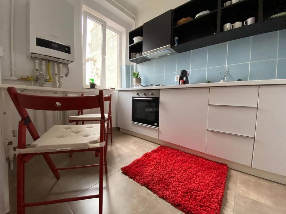 Kara'S Apartment Bucharest Exterior photo